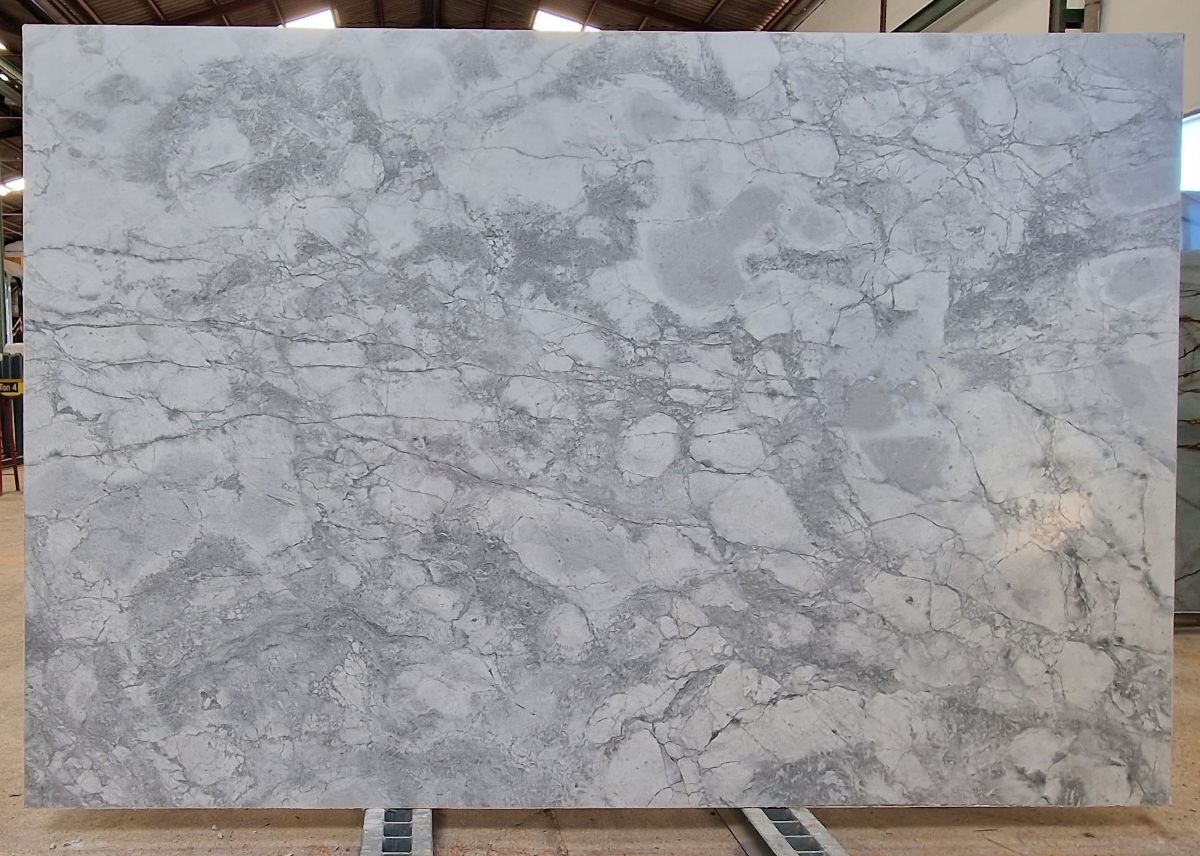 Superwhite, cuarcita, gris
